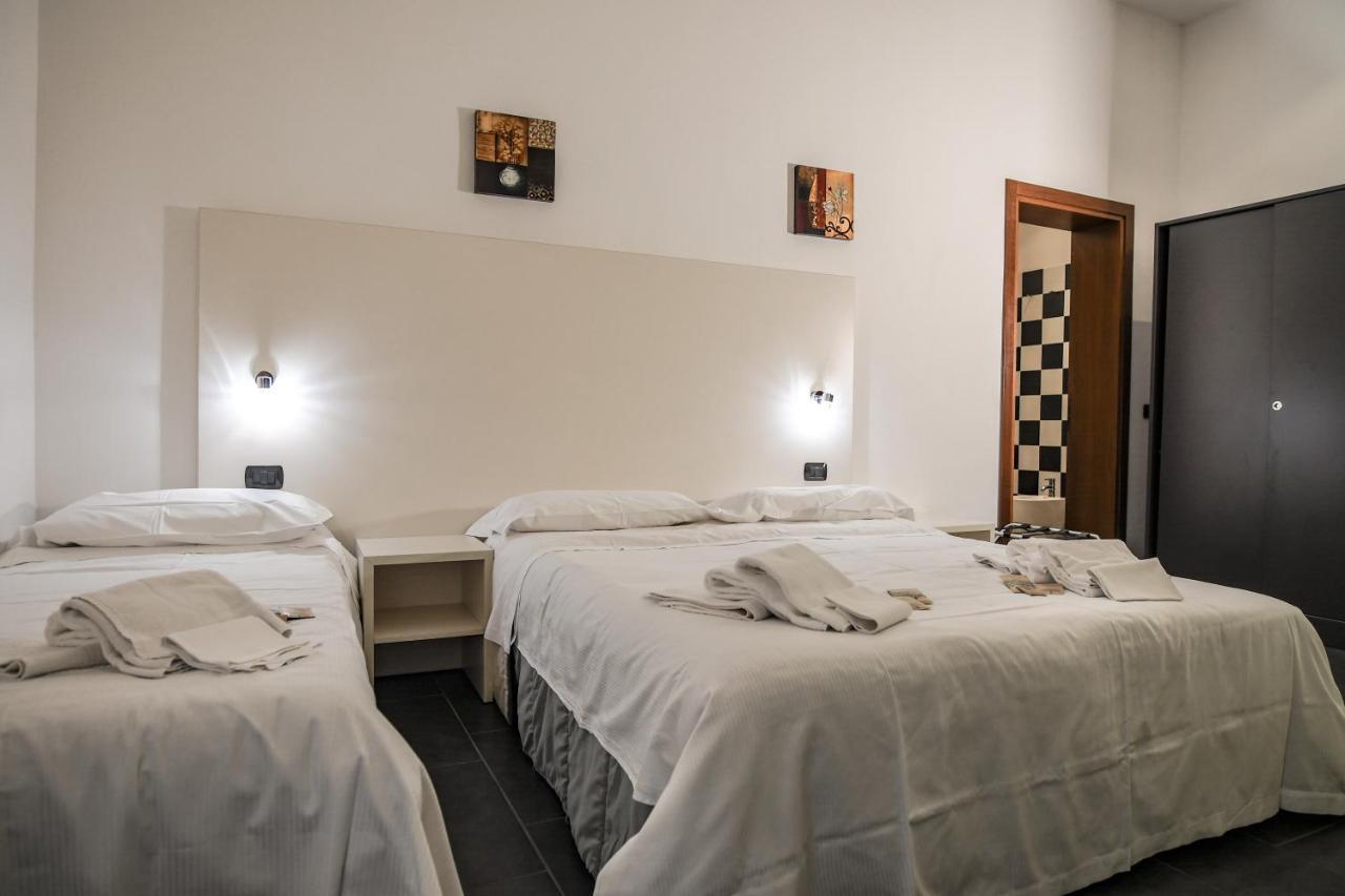 Zen Hotel Ferrara Bagian luar foto