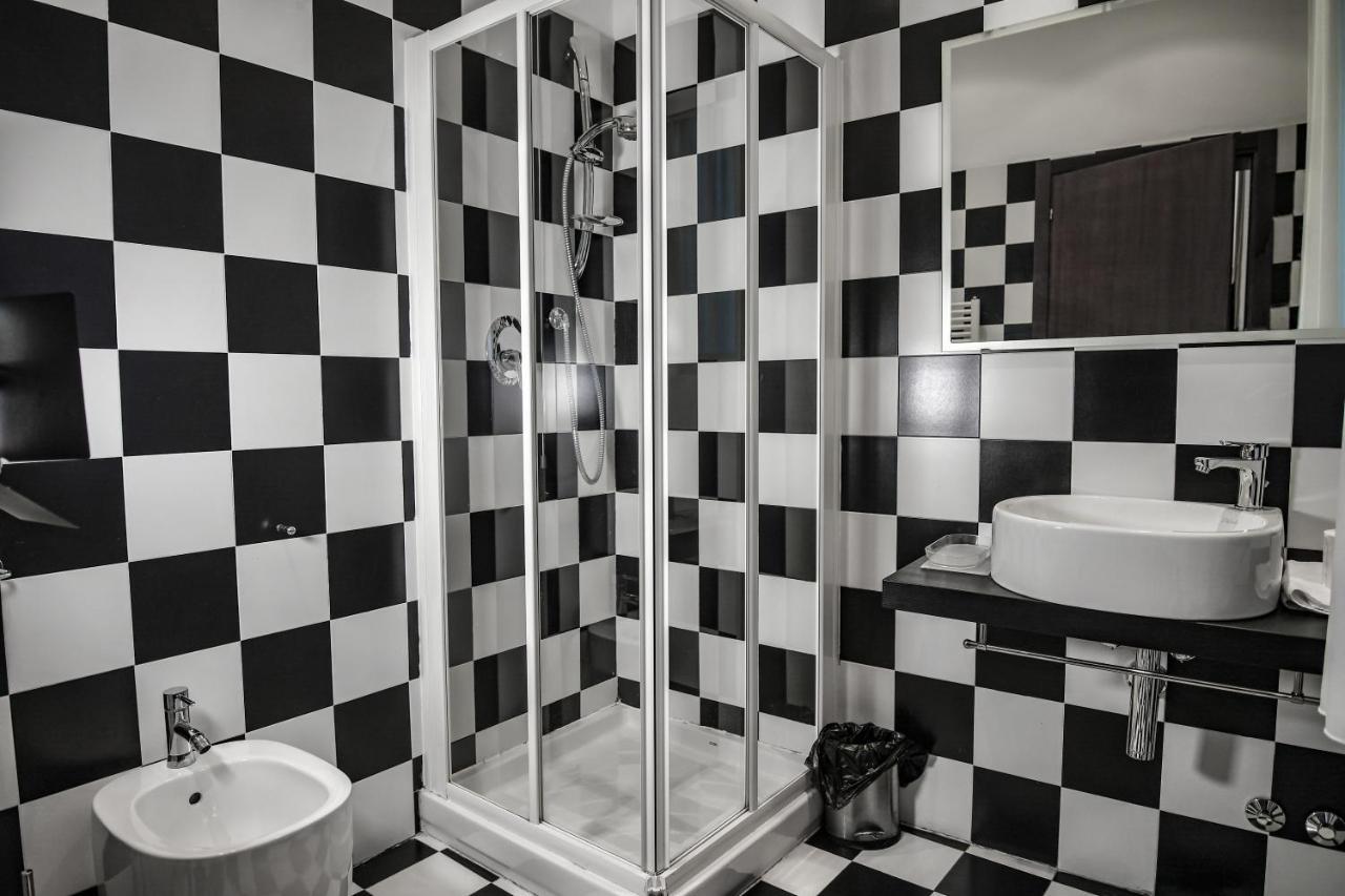 Zen Hotel Ferrara Bagian luar foto
