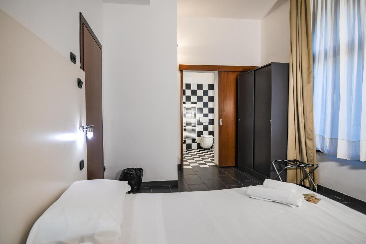 Zen Hotel Ferrara Bagian luar foto