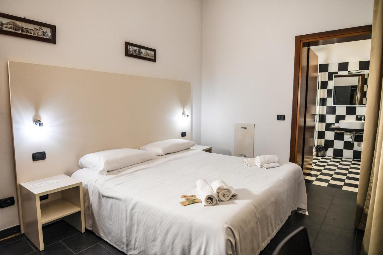 Zen Hotel Ferrara Bagian luar foto
