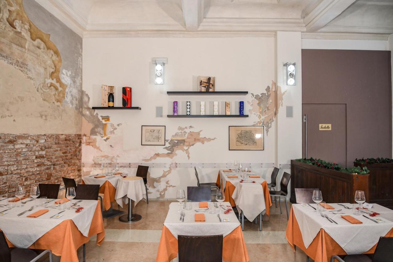 Zen Hotel Ferrara Bagian luar foto